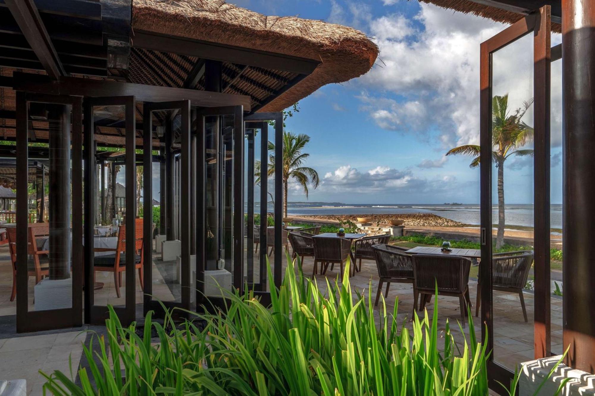 Resor Conrad Bali