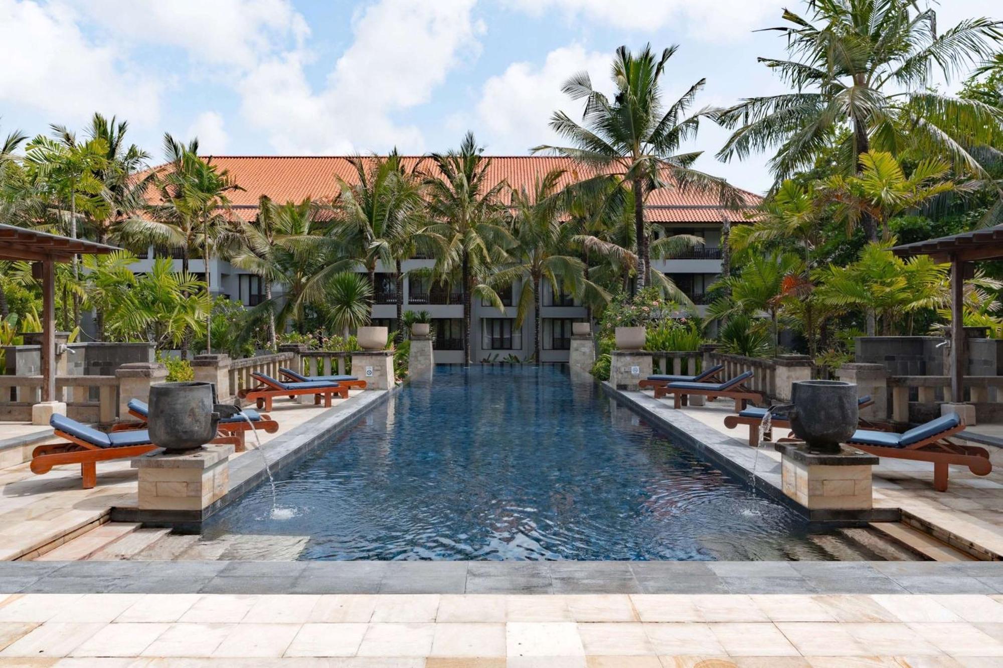 Resor Conrad Bali 5*